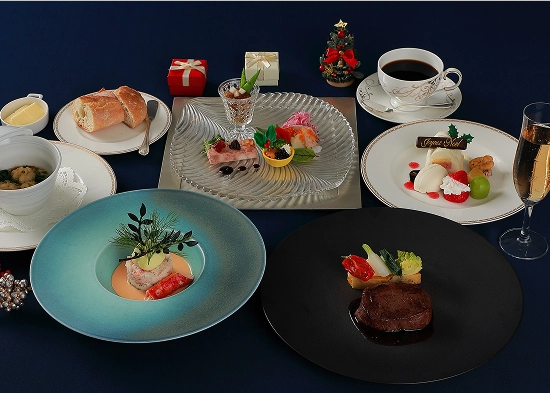フランス料理フルコース・クリスマスデザート・シャンパン1杯＆フリードリンク付き（ビール・ワイン・ウイスキー・ハイボール・3種のカクテル・オレンジジュース・ウーロン茶・コーラ・ジンジャーエール）