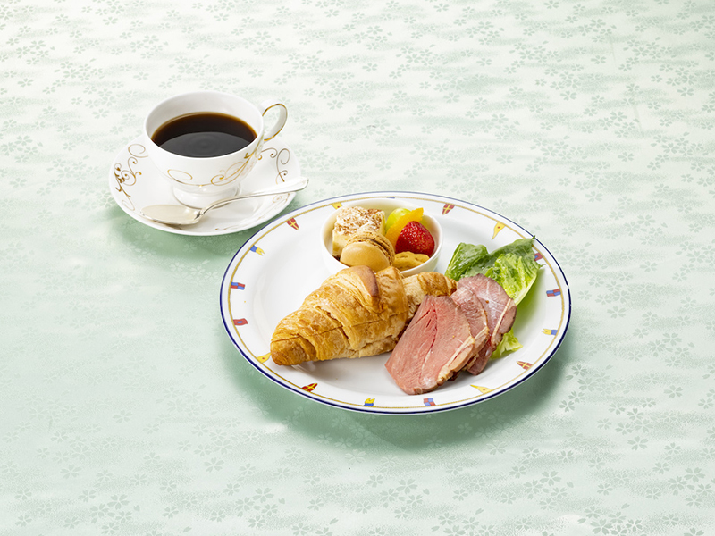 アフタヌーンクルーズ|東京湾クルージングレストランのシンフォニー シンフォニー クルーズ コーヒーセット 4枚 休日2700円✕4=10800円!